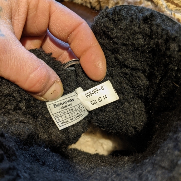 Women's Bear paws sz6 boots - Picture 6 of 10